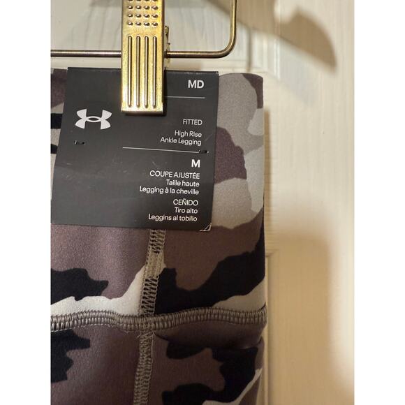 Under Armour Camo Leggings Medium NWT | High Waist Compression Fit Steet style - Picture 5 of 6